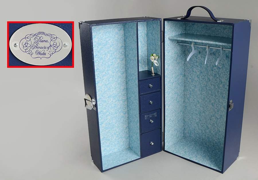 Diana Princess of Wales-Vinyl Wardrobe Trunk - Wardrobe 1 by Franklin Mint-1
