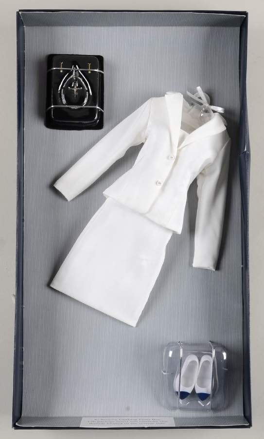 Diana Princess of Wales-Vinyl Ensemble- White Suit - Boxed by Franklin Mint-1