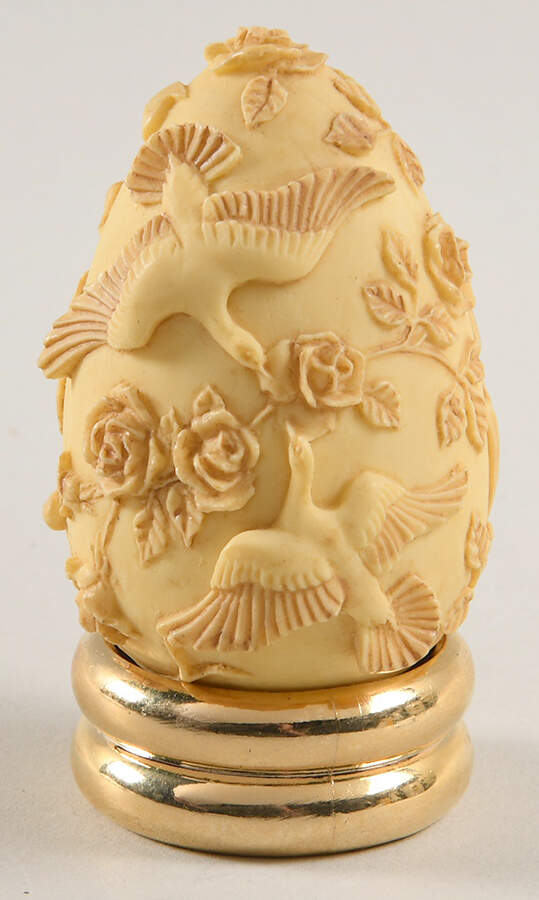 The Collector's Treasury of Eggs Ivory Style-Base Relief - No Box by Franklin Mint-1