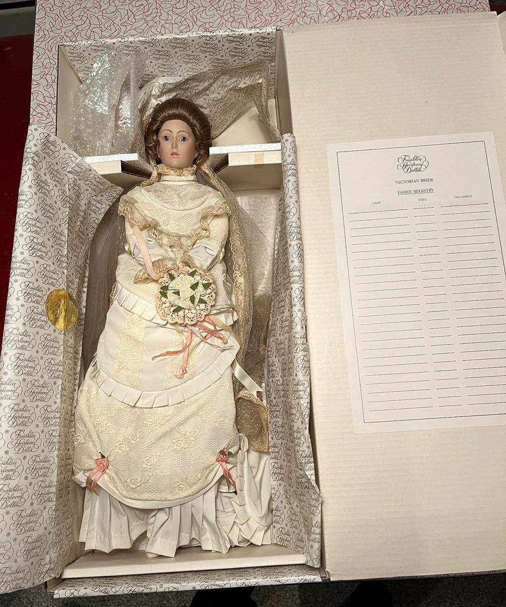 Franklin Mint Dolls Victorian Bride - Boxed by Franklin Mint-1