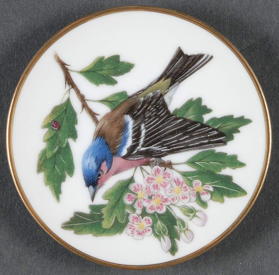 Songbirds of The World Chaffinch - Boxed by Franklin Mint-1