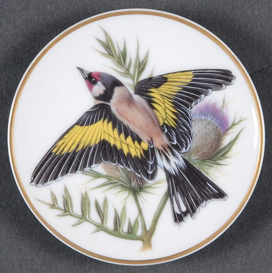 Songbirds of The World European Goldfinch - Boxed by Franklin Mint-1