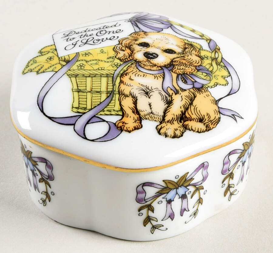Songs of Love Music Box Dedicated To The One I Love - Boxed by Franklin Mint-1