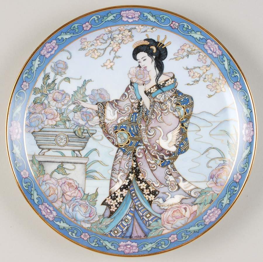 Flower Maidens Peony Maiden - No Box by Franklin Mint-1
