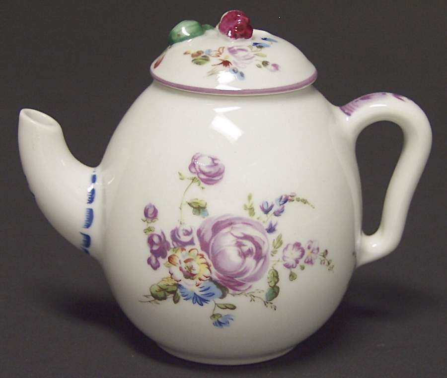 Victoria and Albert Museum Tea Pot Mennecy - No Box by Franklin Mint-1