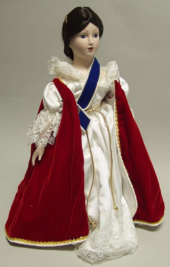 Great Queens of England Collection Victoria - Boxed by Franklin Mint-1