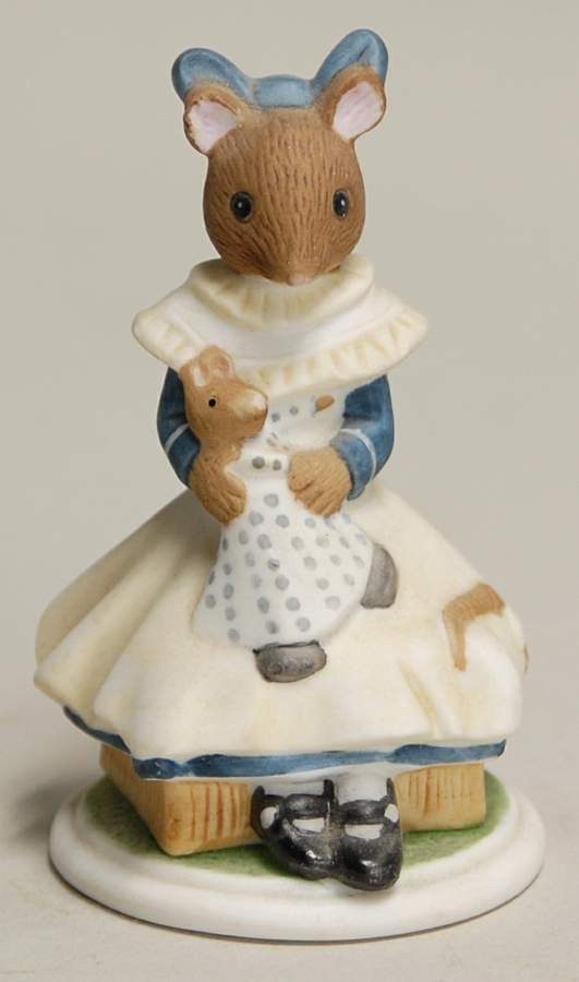 The Woodmouse Family Lucinda - No Box by Franklin Mint-1