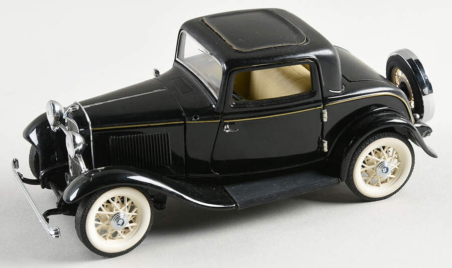 Precision Models 1932 Ford Deuce Coupe-Black - Boxed by Franklin Mint-1
