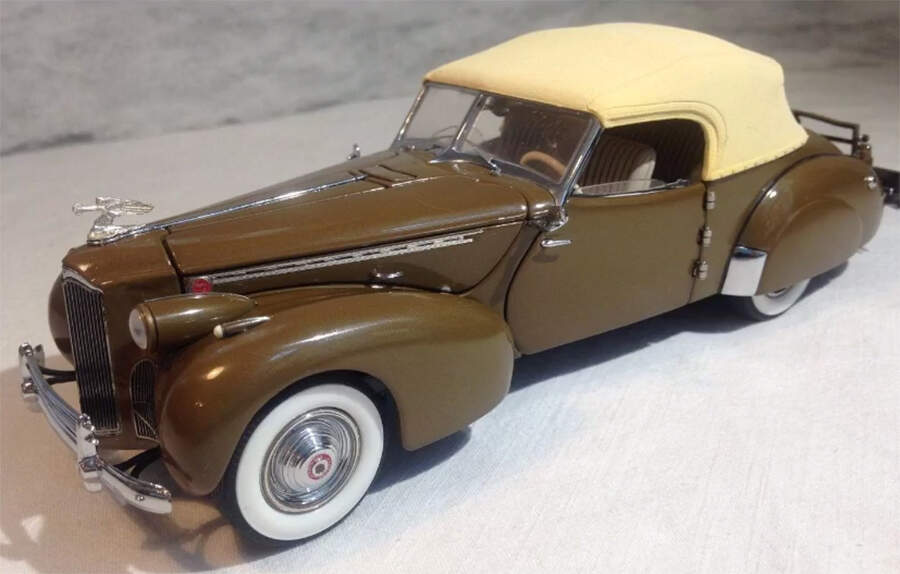 Precision Models 1940 Packard Convertivle-Cuban Tan - Boxed by Franklin Mint-1