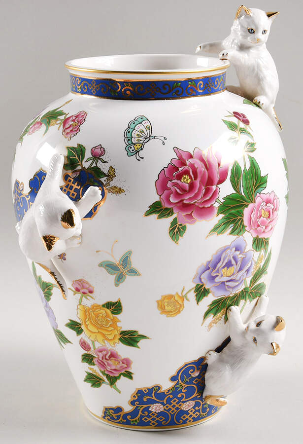 Franklin Mint Vases Vase Of The Imperial Cats - Boxed by Franklin Mint-1