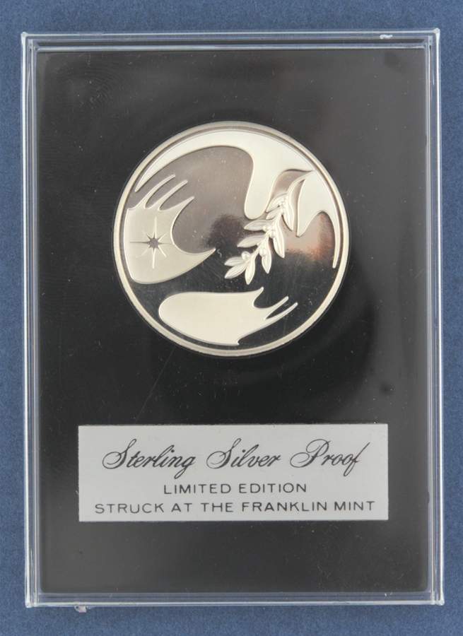 Holiday Medal Proof Dove Of Peace - No Box by Franklin Mint-1