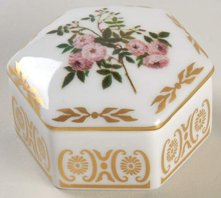 Empress Josephines Rose Garden Multiflora Carnea - No Box by Franklin Mint-1