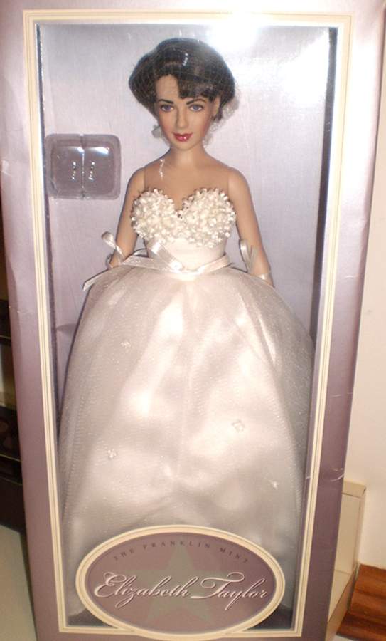 Elizabeth Taylor White Dress - No Box by Franklin Mint-1