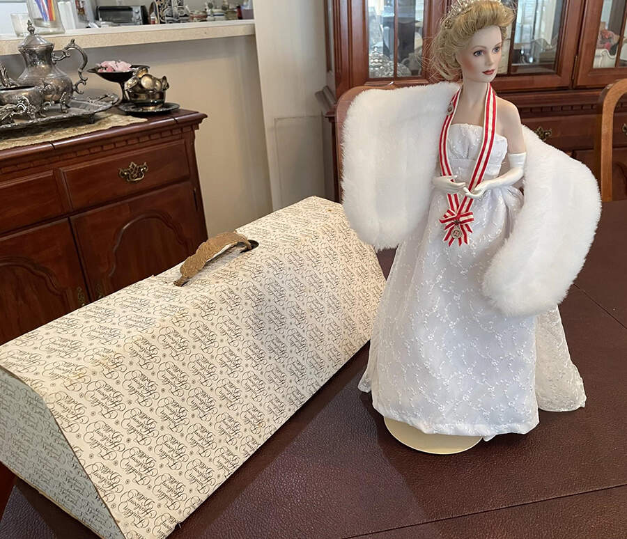 Princess Grace White Dress And Wrap - No Box by Franklin Mint-1