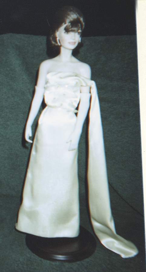 Jacqueline Kennedy Yellow Dress - Boxed by Franklin Mint-1
