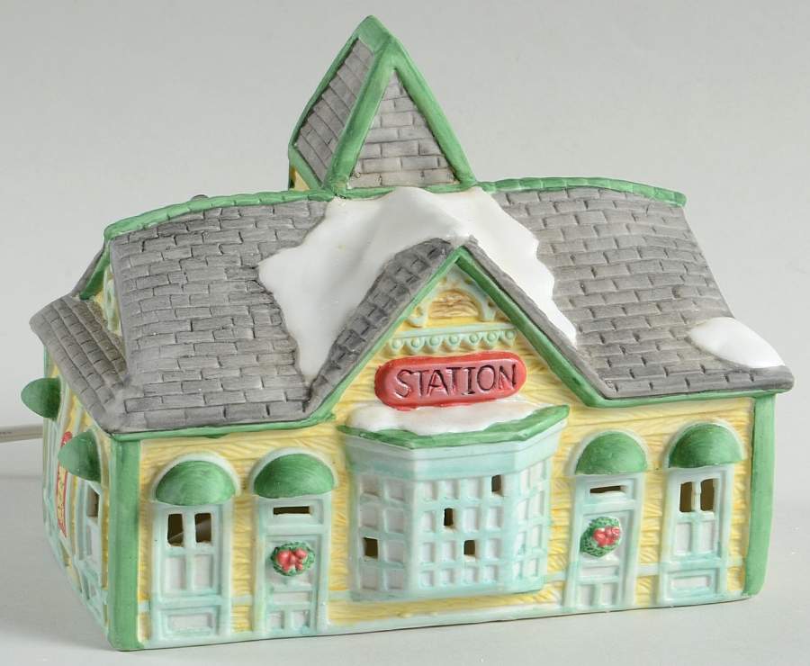 Pleasantville 1893 Railroad Station - With Box by Flambro-1