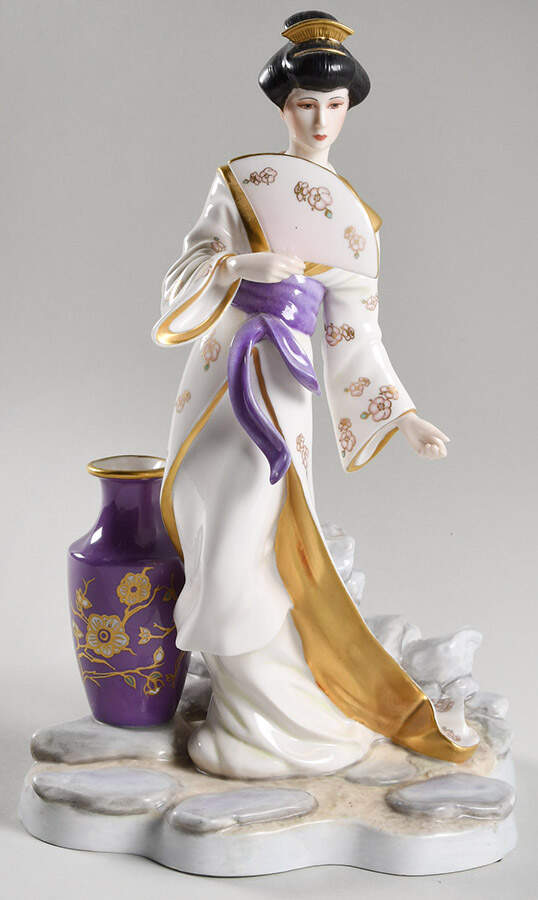Princess & Blossoms Michiko-Princess Of Plum Blossoms - Boxed by Franklin Mint-1