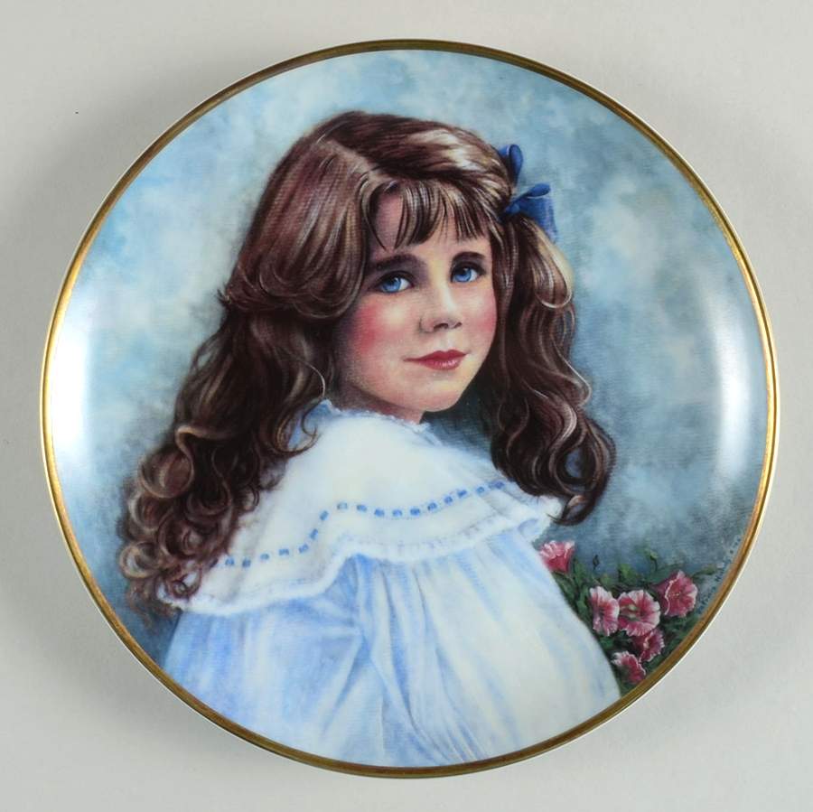 The Queen As a Child Lady Elizabeth-The Queen Mother - No Box by Franklin Mint-1