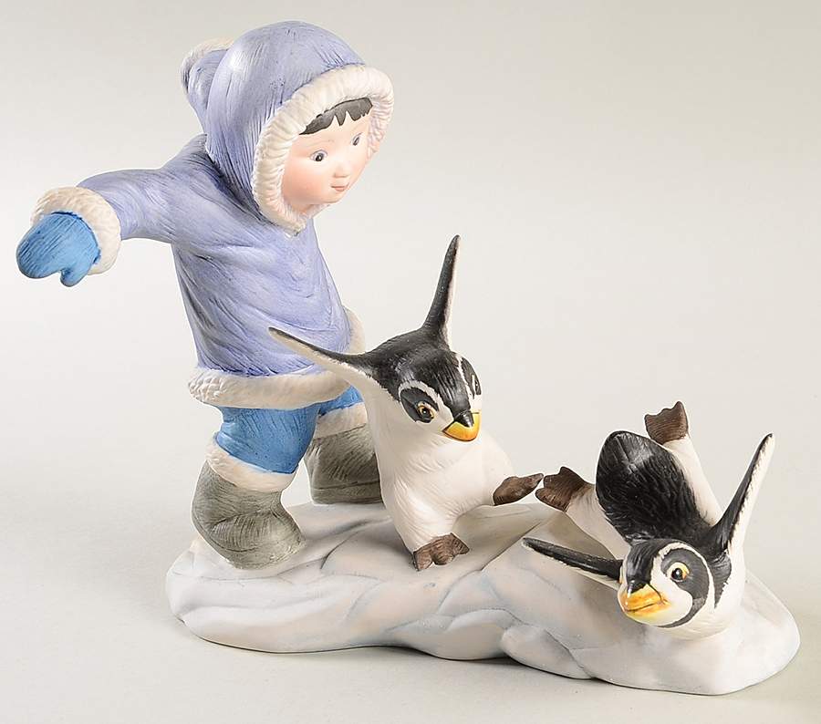 Penguins Watch Out - No Box by Franklin Mint-1