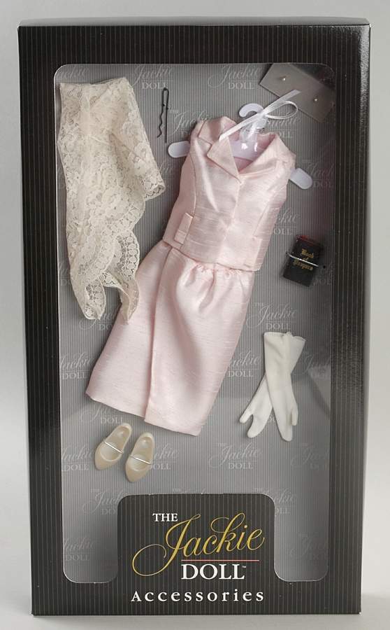Jackie Doll (Vinyl) Visit To Rome Pink Ensemble - Boxed by Franklin Mint-1