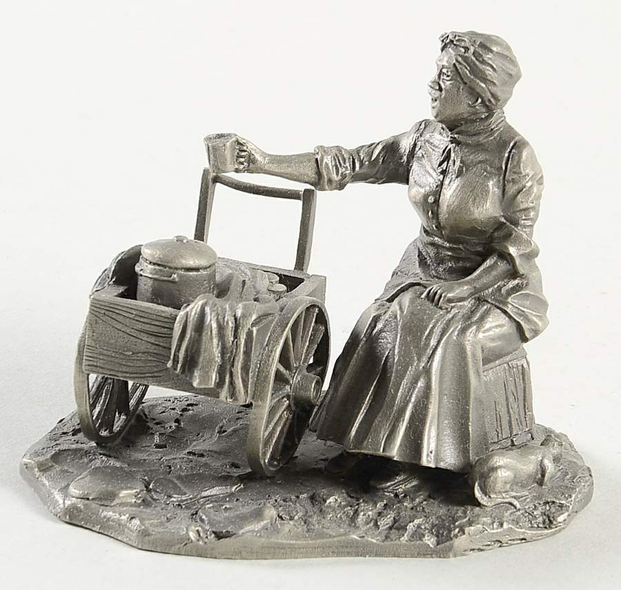 Colonial Peddlers Pepper Pot Lady - No Box by Franklin Mint-1