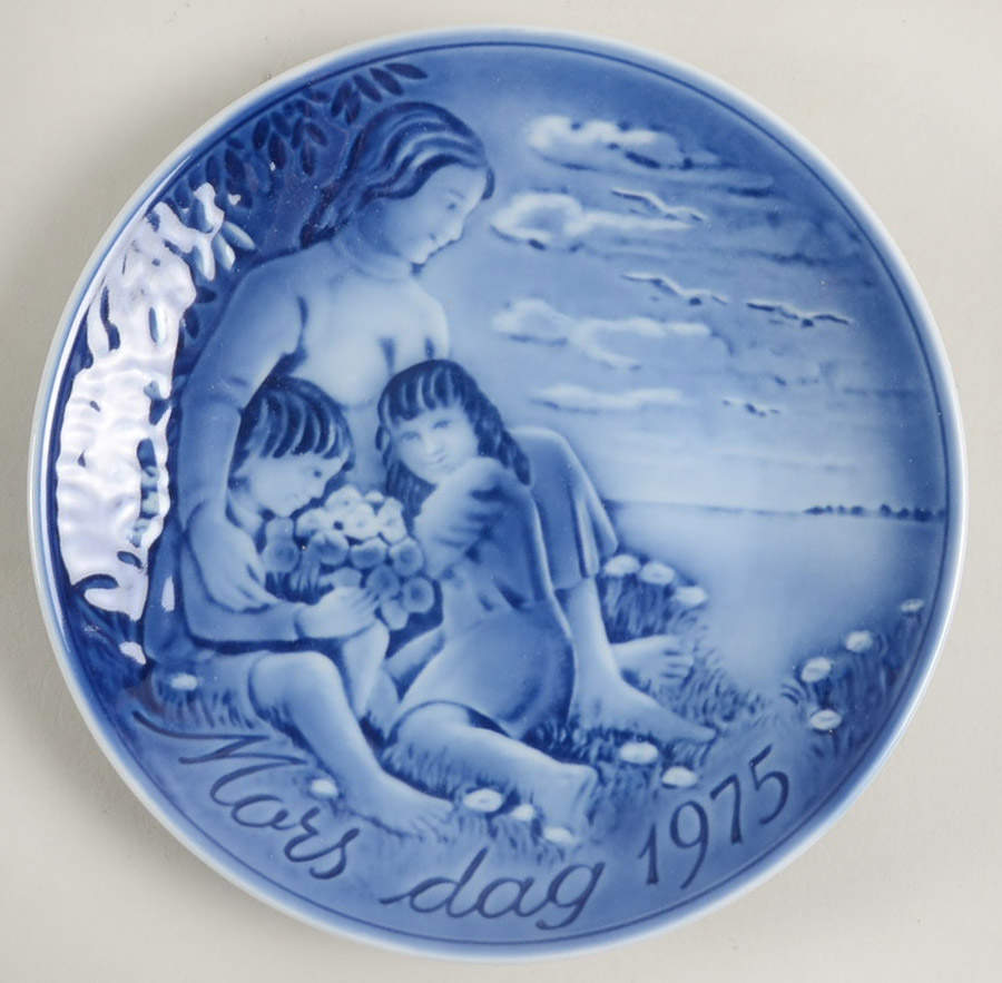 Mother's Day Plate A Mothers World - Boxed by Georg Jensen (Denmark)-1