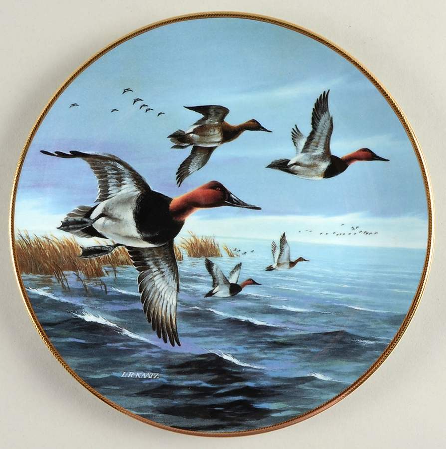 Classic Waterfowl : The Ducks Unlimited Canvasbacks Breaking Away - Boxed by WS George-1