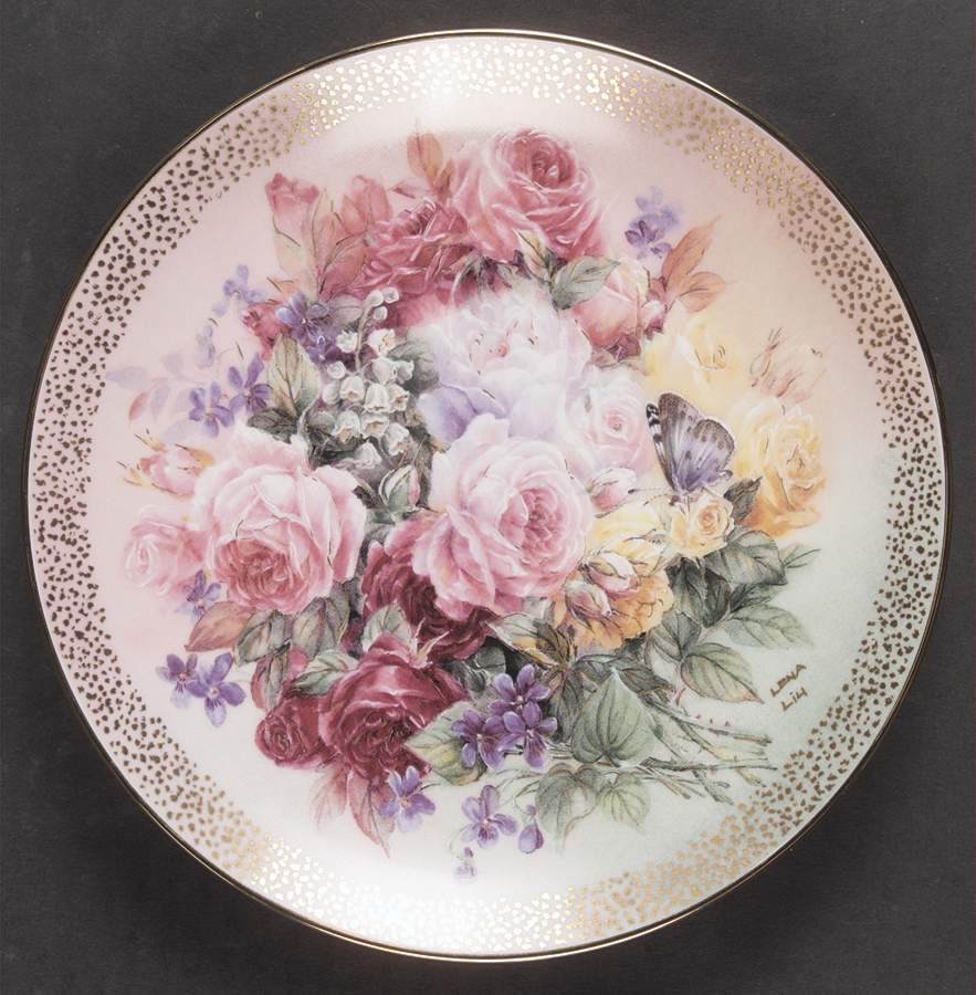 Symphony of Shimmering Beauty Rose Fantasy - No Box by WS George-1