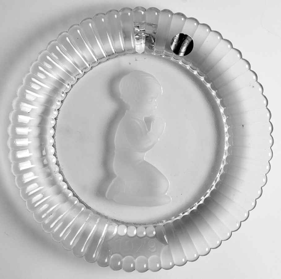 Annual Crystal Plate Praying Boy - Boxed by Goebel-1
