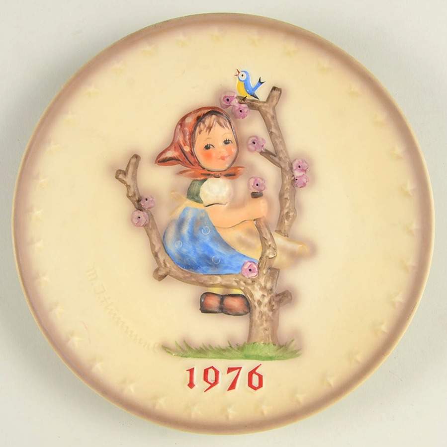 Hummel Annual Plate-Goebel Apple Tree Girl - No Box by Goebel-1