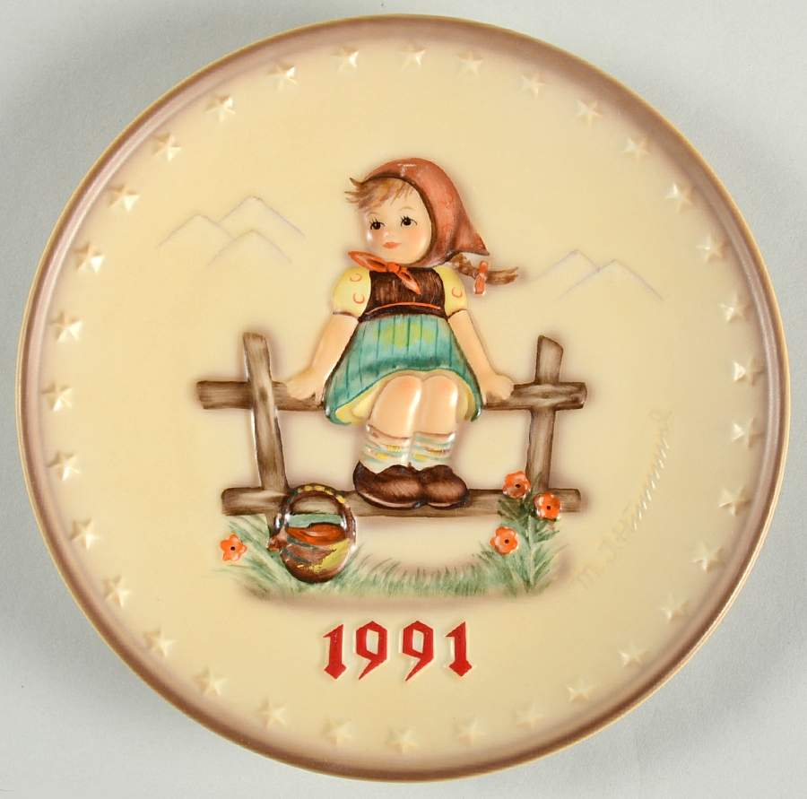 Hummel Annual Plate-Goebel Just Resting - Boxed by Goebel-1