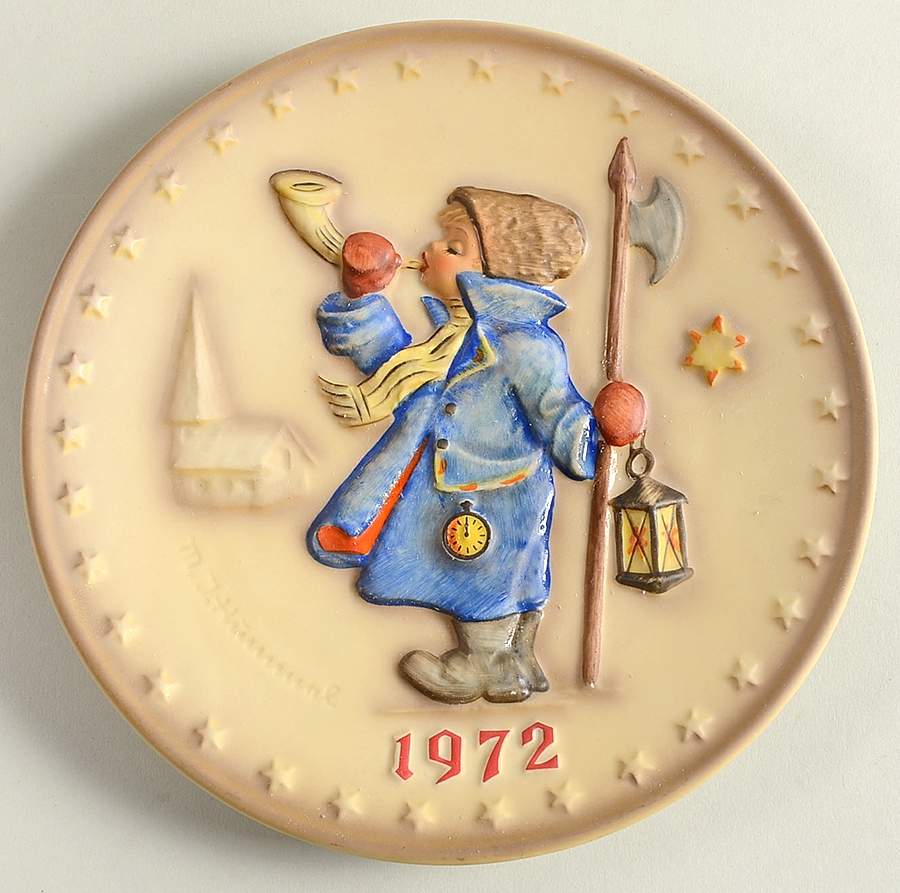 Hummel Annual Plate-Goebel Hear Ye, Hear Ye - No Box by Goebel-1