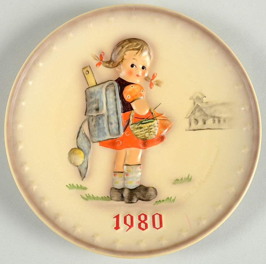 Hummel Annual Plate-Goebel School Girl - Boxed by Goebel-1