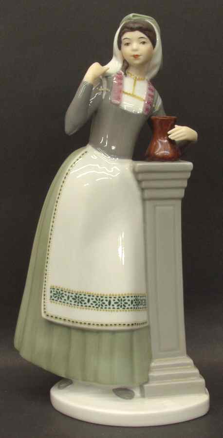 Beauty Around The World Giulia-Italian - No Box by Goebel-1