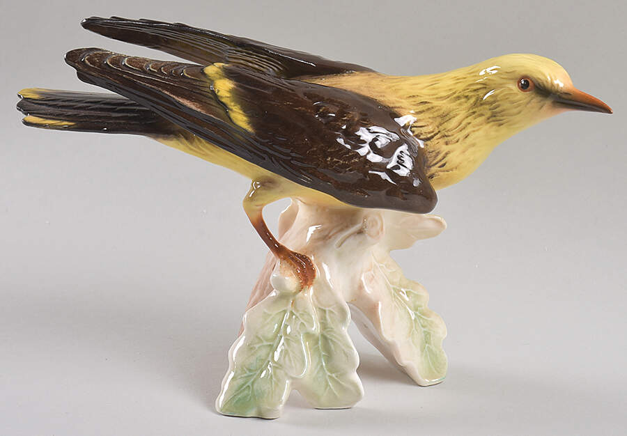 Bird Figurines Golden Oriole- Glossy - Boxed by Goebel-1
