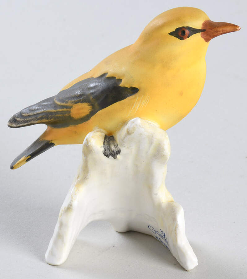 Bird Figurines Golden Oriole - No Box by Goebel-1
