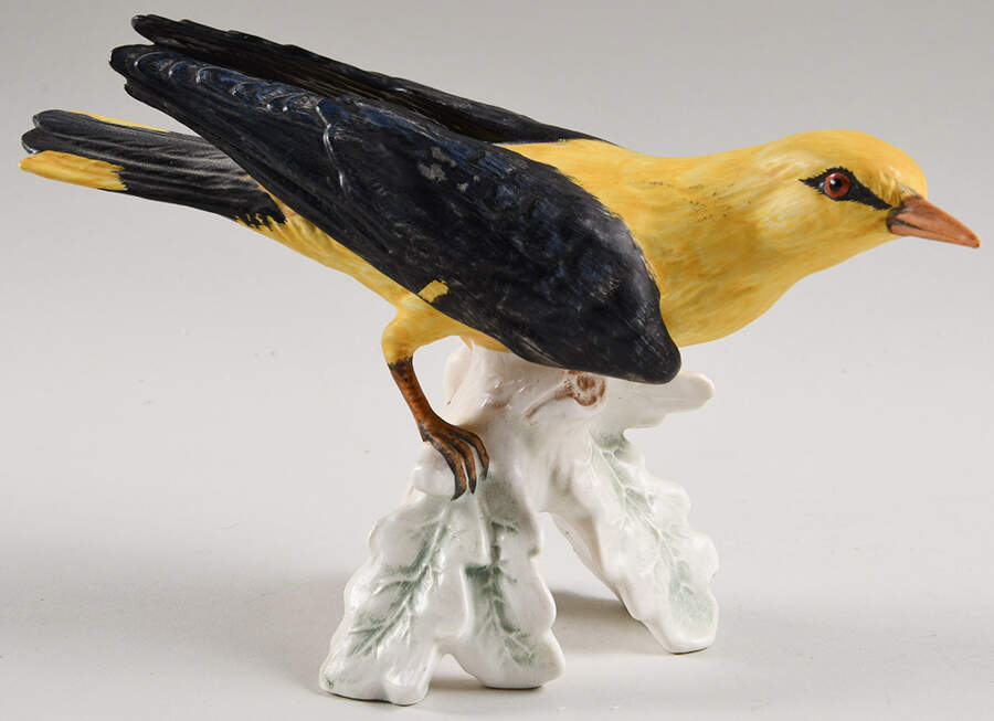 Bird Figurines Golden Oriole- Matte - No Box by Goebel-1