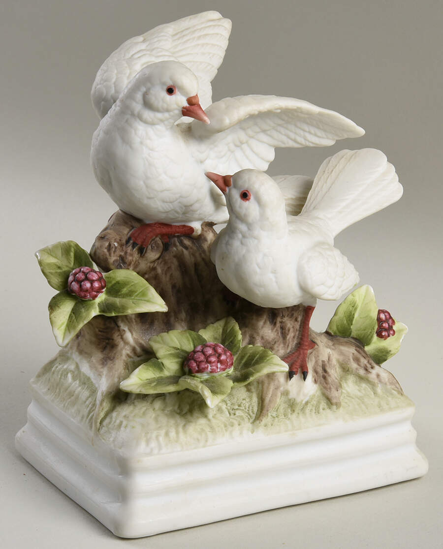 Gallery Birds Pair Of Doves-Musical - Boxed by Gorham-1