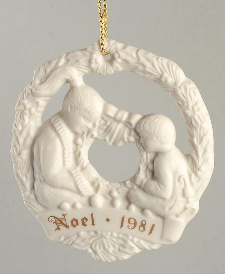 Joys of Christmas Medallions Christmas Candy - Boxed by Gorham-1