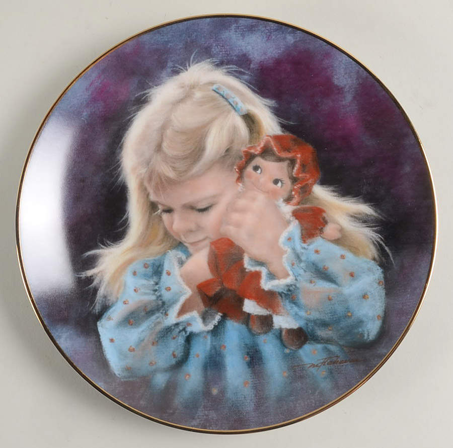 Little Hugs-Plate Dearest Dolly - With Box by Goebel-1