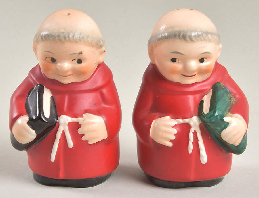 Cardinal Tuck Tm3-Salt & Pepper With Bible - Tm3-Salt & Pepper With Book by Goebel-1