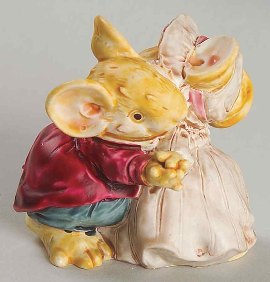 Little Cheesers Christmas Harley & Harriet Dancing - No Box by Ganz-1