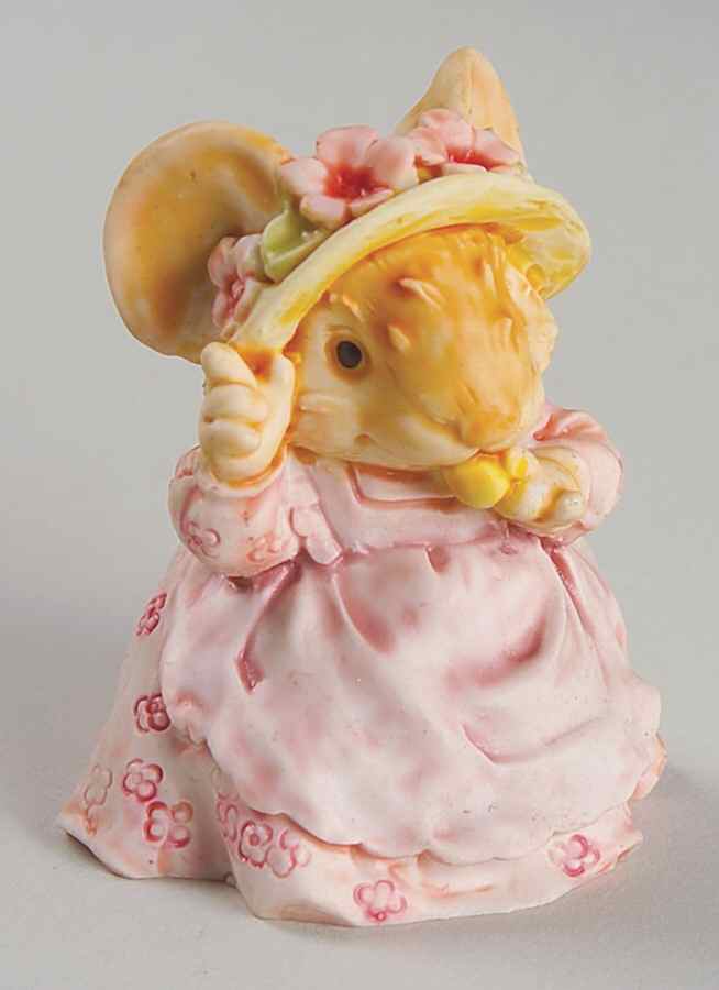 Little Cheeser Picnic Aunt Marigold Eating Cookie - Boxed by Ganz-1
