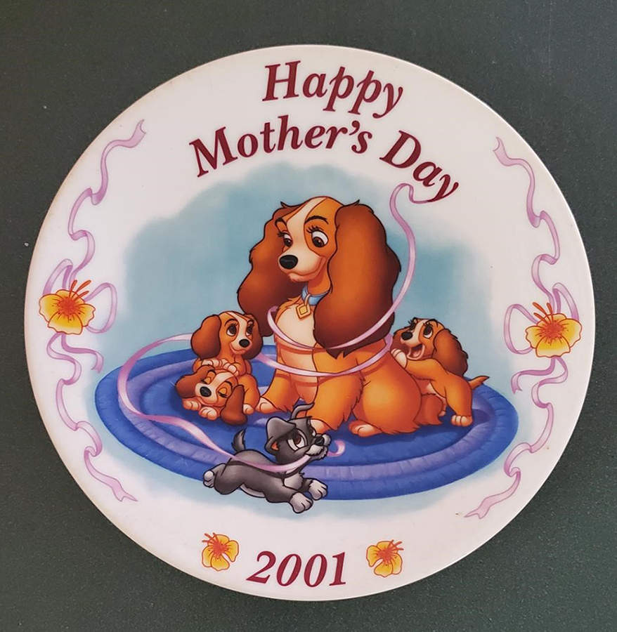 Disney Mother's Day Plates Wrapped Up In Love - Boxed by Grolier-1