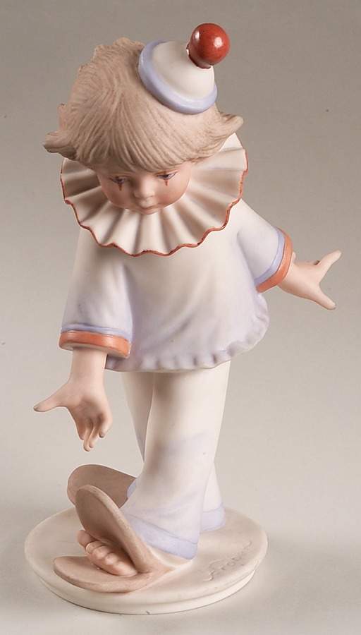 Under The Big Top-Figurine In The Spotlight - No Box by Goebel-1
