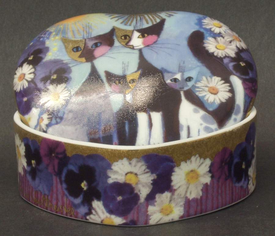 Artis Orbis-Rosina Wachtmeister Cat Family-Heart Box - Boxed by Goebel-1