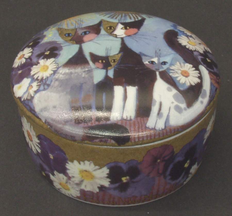 Artis Orbis-Rosina Wachtmeister Cat Family-Round Box-Medium - No Box by Goebel-1