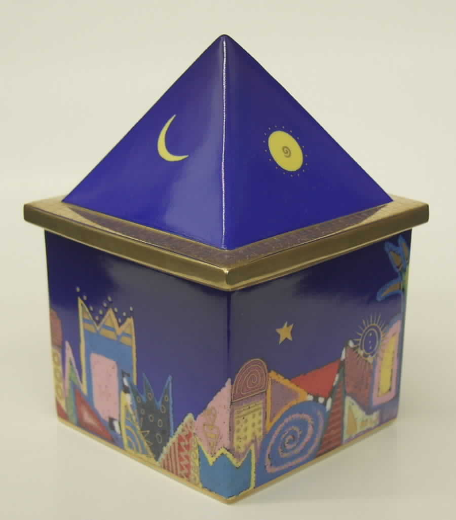 Artis Orbis - Maria Meditation-Pyramid Box - No Box by Goebel-1