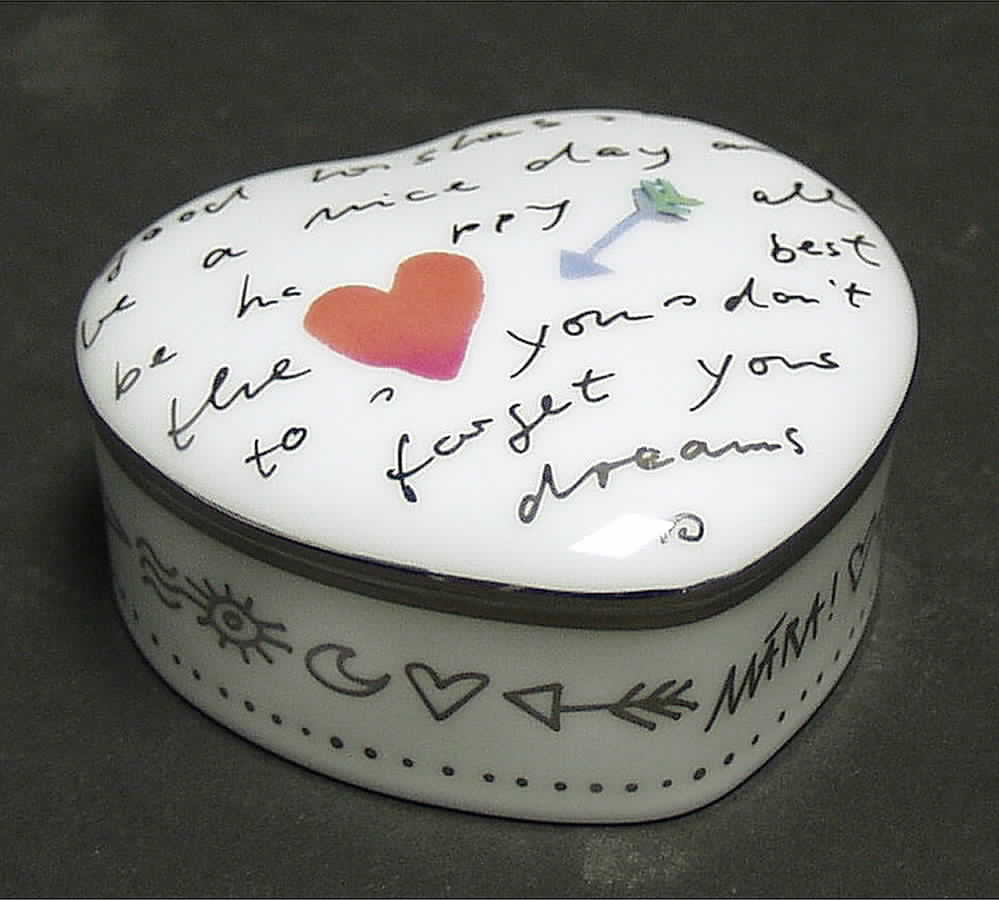 Artis Orbis - Maria Love Hearts-White-Box - With Box by Goebel-1