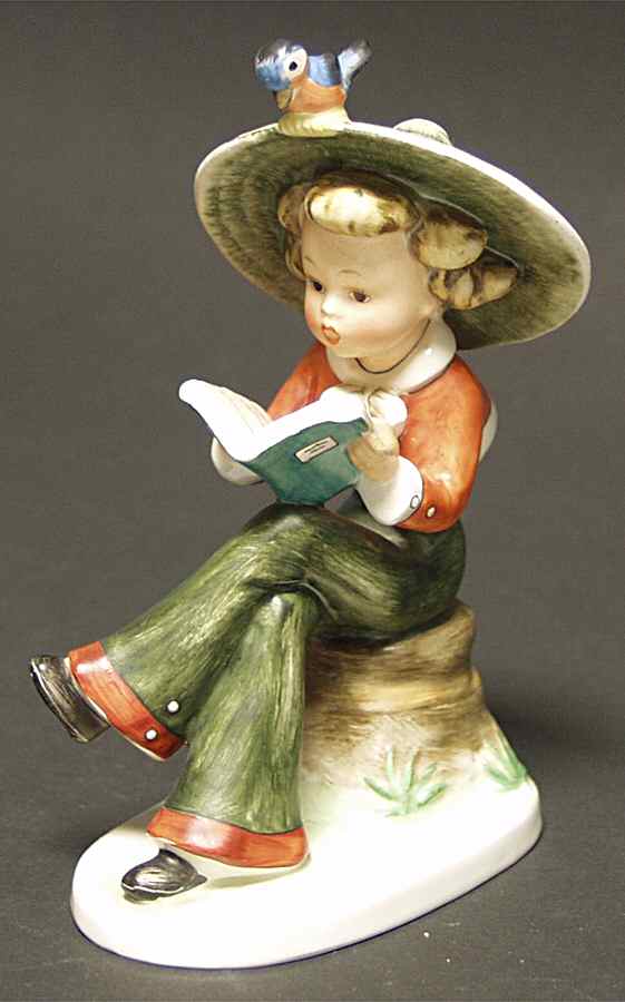 Nasha Figurines Sitting Girl With Straw Hat - Boxed by Goebel-1